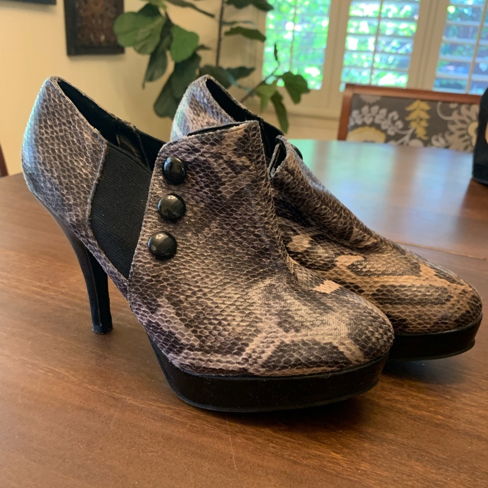 Ankle booties